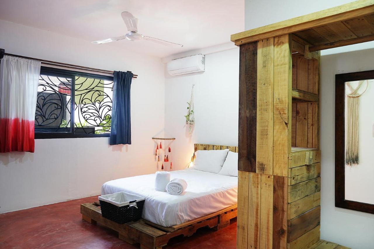Red Panda Hostal 신데 델 카르멘 외부 사진