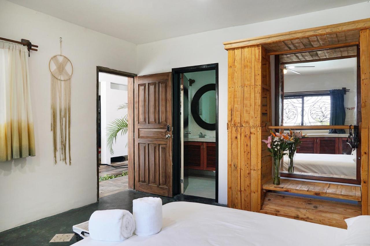 Red Panda Hostal 신데 델 카르멘 외부 사진